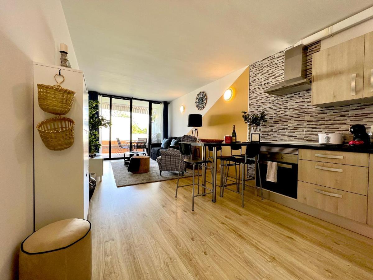Stunning Lovely Flat With Pool And Strong Wi-Fi, 31 Arona  Exterior foto